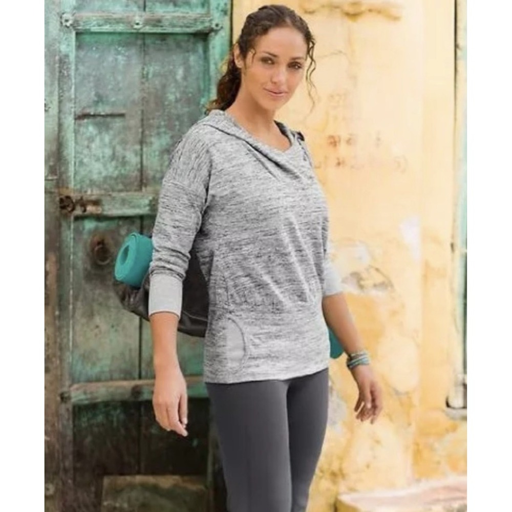 Athleta Sweater Hoodie Size Medium Womens Gray Batwing Robin Top Kangaroo Pouch